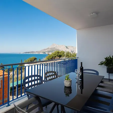 Deluxe Apartment Lara Omis Exterior photo